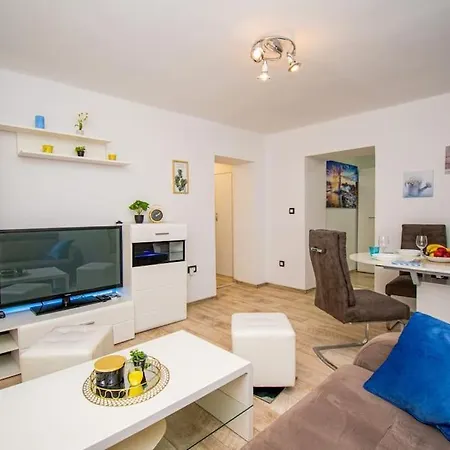 Marina In Apartment *