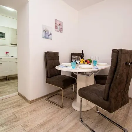 Marina In Apartment *